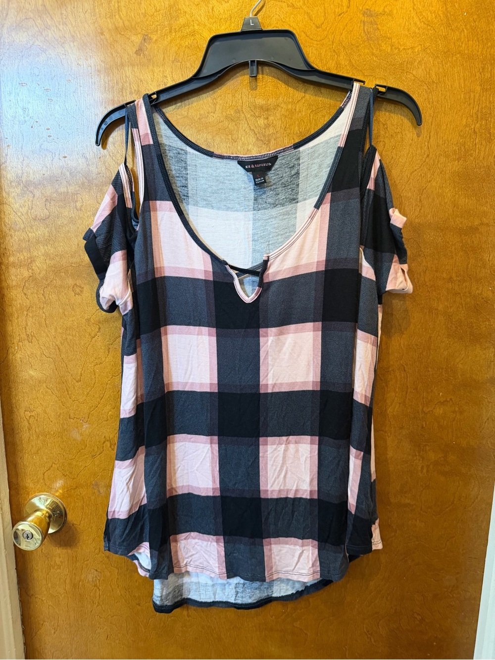 Rock & republic black and pink off shoulder checkered short sleeve blouse size L